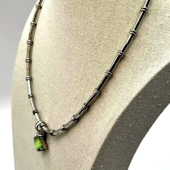 Silver Necklace With Green Glass Cats Eye Pendant - Picture 5 of 8
